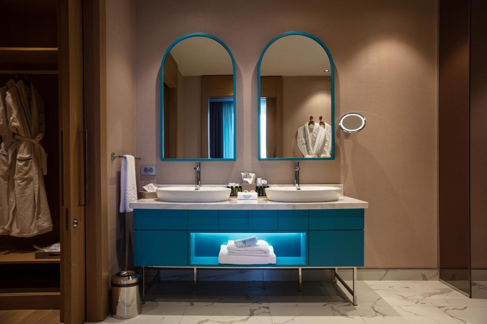 Karavansaray Turkistan Harbour Hotel -Flying Theatre Access المظهر الخارجي الصورة Bathroom