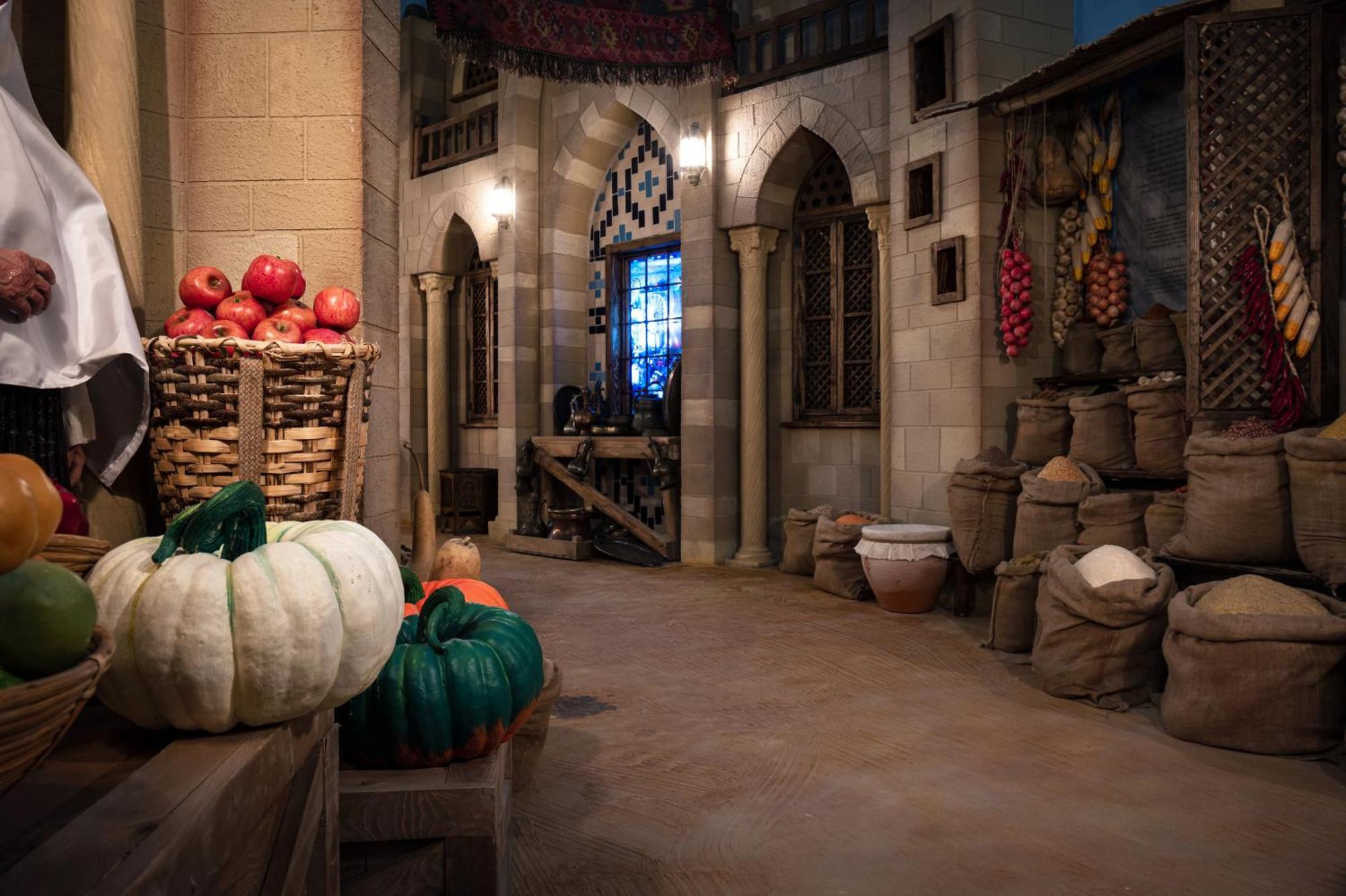Karavansaray Turkistan Harbour Hotel -Flying Theatre Access المظهر الخارجي الصورة The interior of the museum