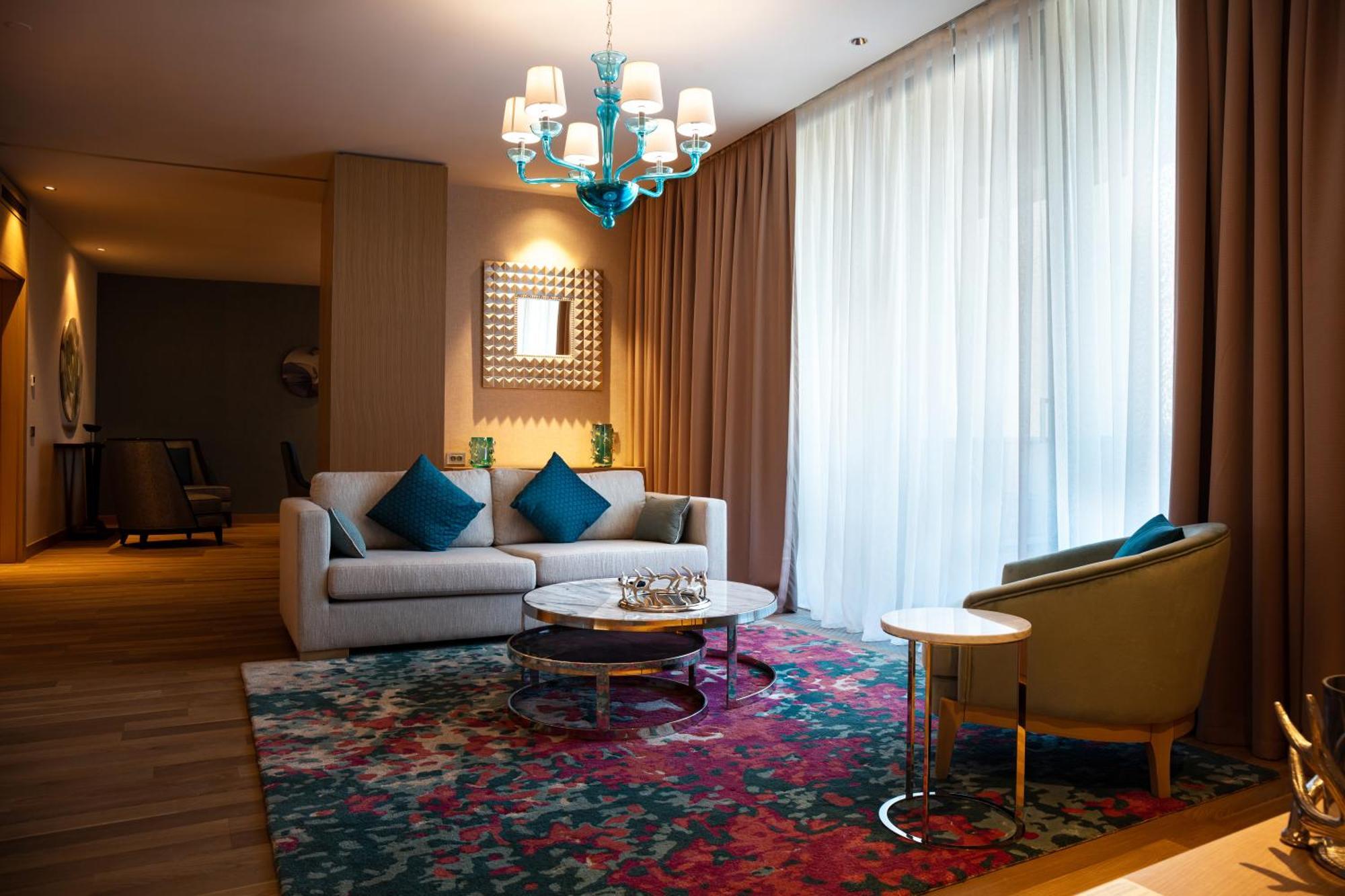 Karavansaray Turkistan Harbour Hotel -Flying Theatre Access المظهر الخارجي الصورة A suite at the hotel