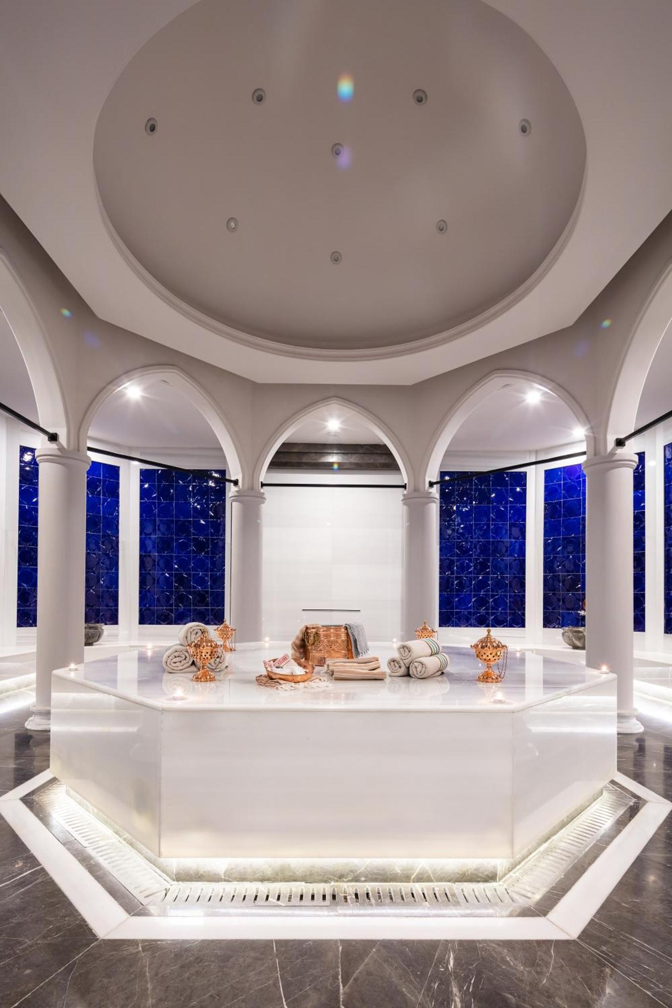 Karavansaray Turkistan Harbour Hotel -Flying Theatre Access المظهر الخارجي الصورة Turkish bath at the Four Seasons Hotel, Istanbul